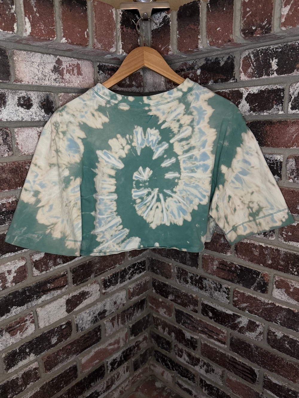 Gymshark Boxy Gym Custom Bleach Spiral Tie-Dye Cropped Tee- Seafoam Green/Cream - Picture 6 of 9